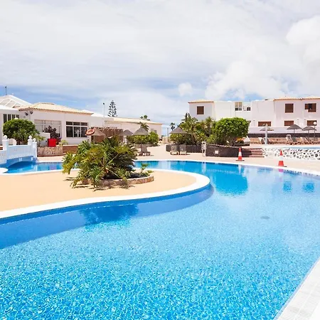 Paradise Found, Golf Del Sur Willa *