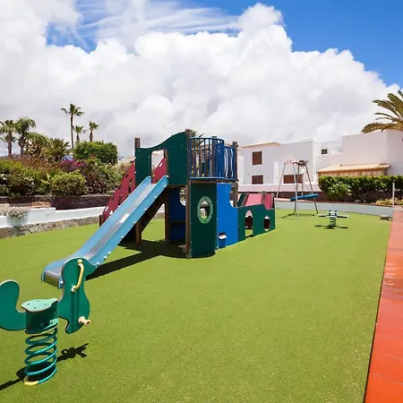 Paradise Found, Golf Del Sur Willa
