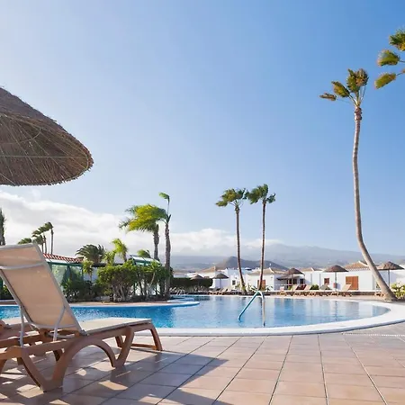 Paradise Found, Golf Del Sur Willa